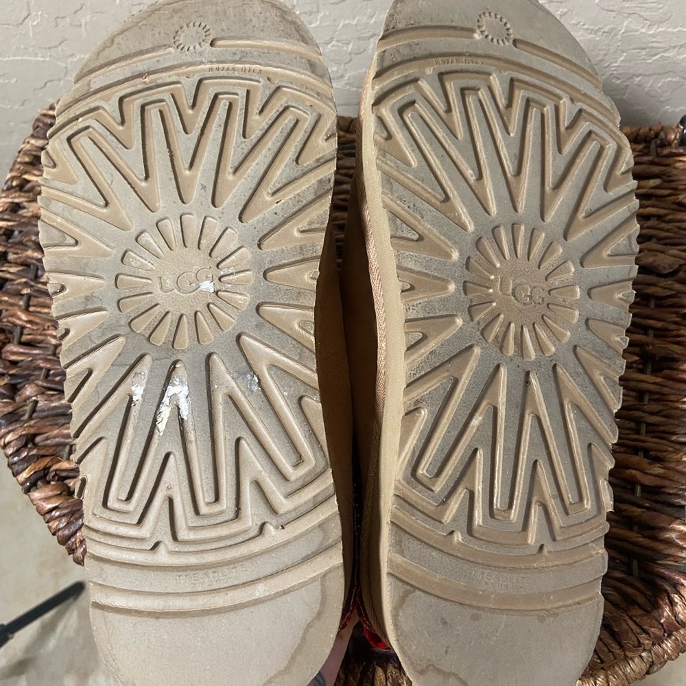 UGG Tan Tasman Suede Mule with Red Patterned Trim Size 11 - Picture 8 of 8